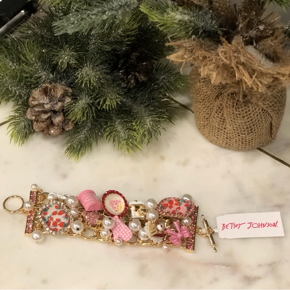 💖NWT💖 Betsey Johnson BABYCAKES CLUSTER BRACELET PINK - Picture 4 of 12
